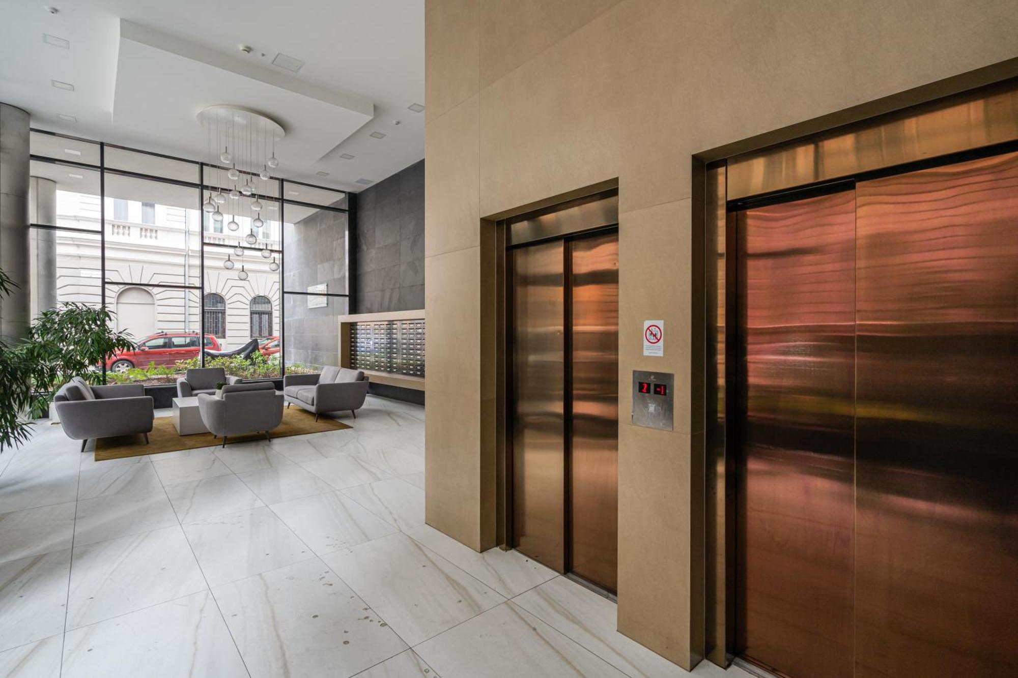 Blooming Budapest Apartment With Free Underground Parking Exteriör bild